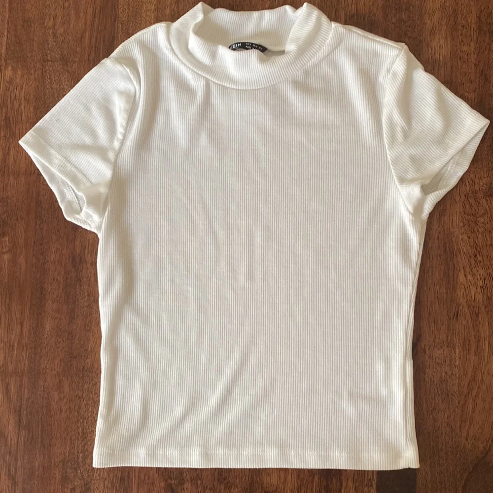 Shein crop tops: small bundle of 3 - Picture 4 of 4